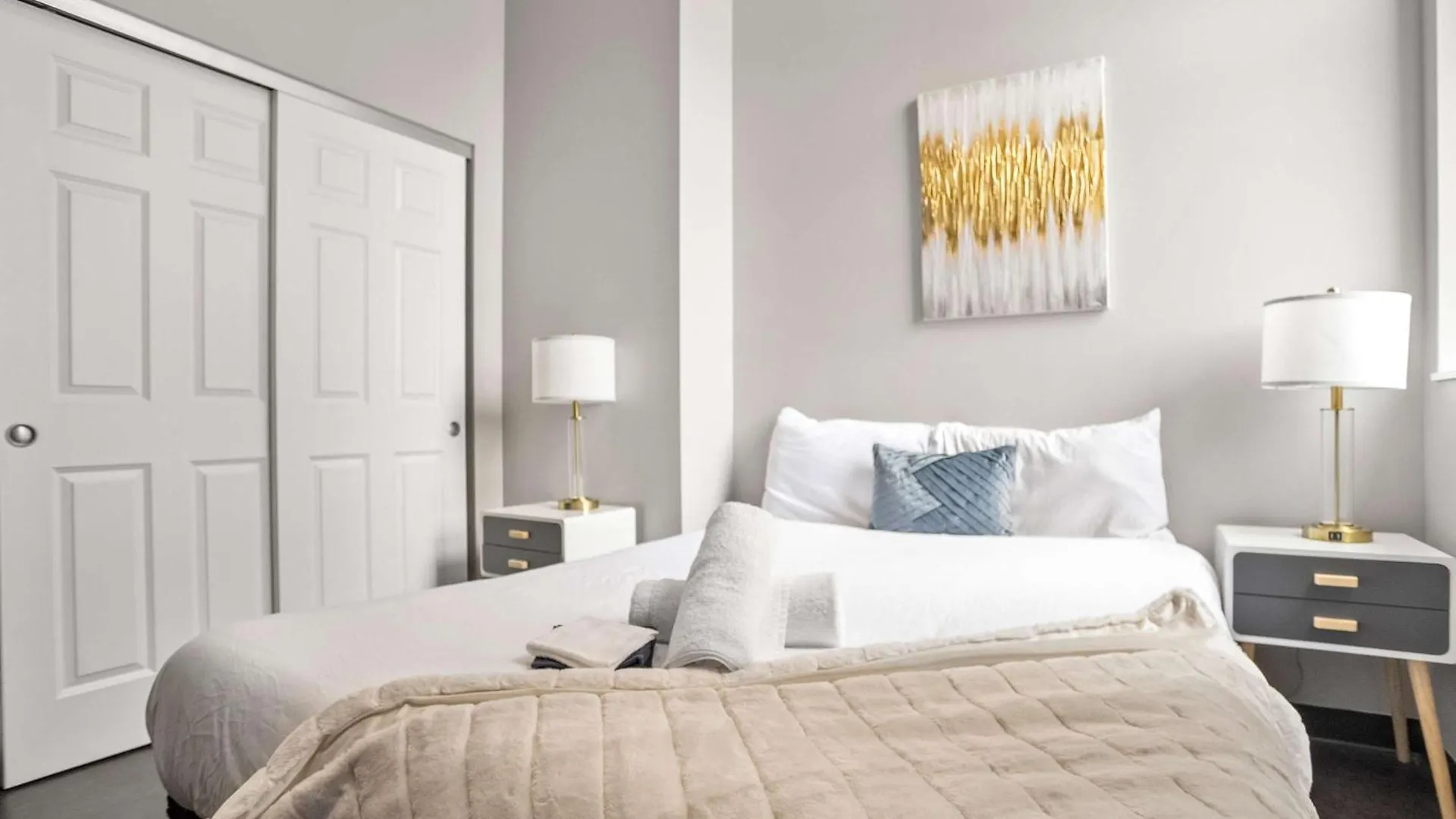 Apartment CozySuites Modern 1BR in Downtown Pitts #3 Pittsburgh United States