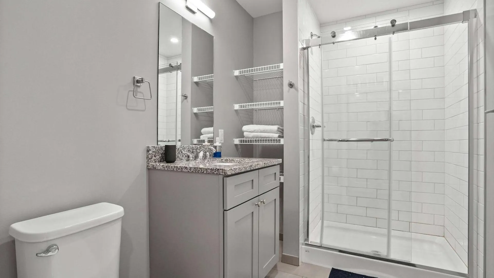 CozySuites Modern 1BR in Downtown Pitts #3 Pittsburgh
